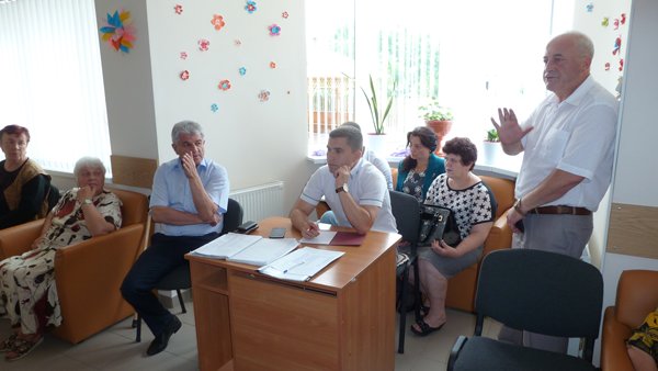 Диалог с жителями в коммунитарном центре Рекуноштинца