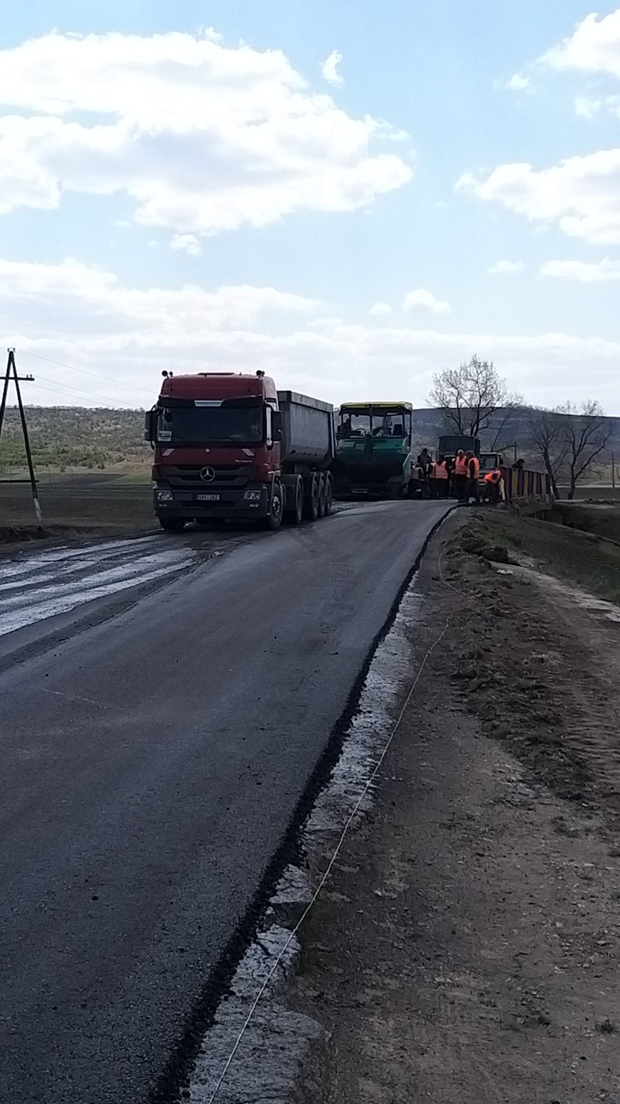 Работы по ремонту дорог районного значения продолжаются….