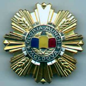 Ordinul ,,Gloria Muncii”. Награжден начальник службы в Районном совете