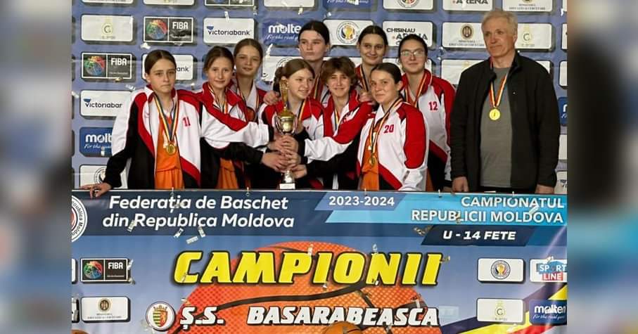 Medalia de aur, locul I, echipa Școlii Sportive raionale Basarabeasca de baschet